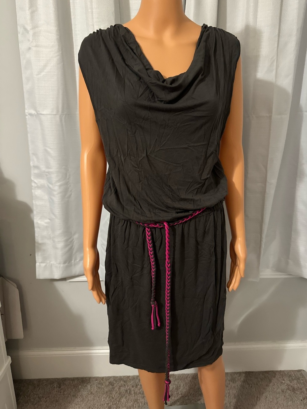 Cute Nine West size 10 charcoal gray pink sleeveless belted scoop neck dress new